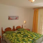 Mit Gemeinschaftspool By Interhome Lägenhet *